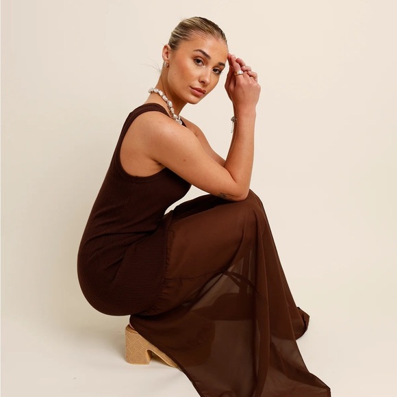 Brown Sleeveless Maxi Dress - Picture 3 of 5